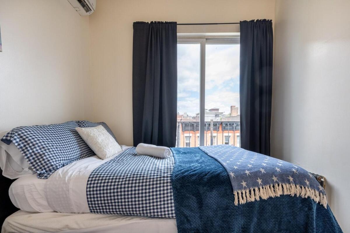 East Village Townhouse Apartment *