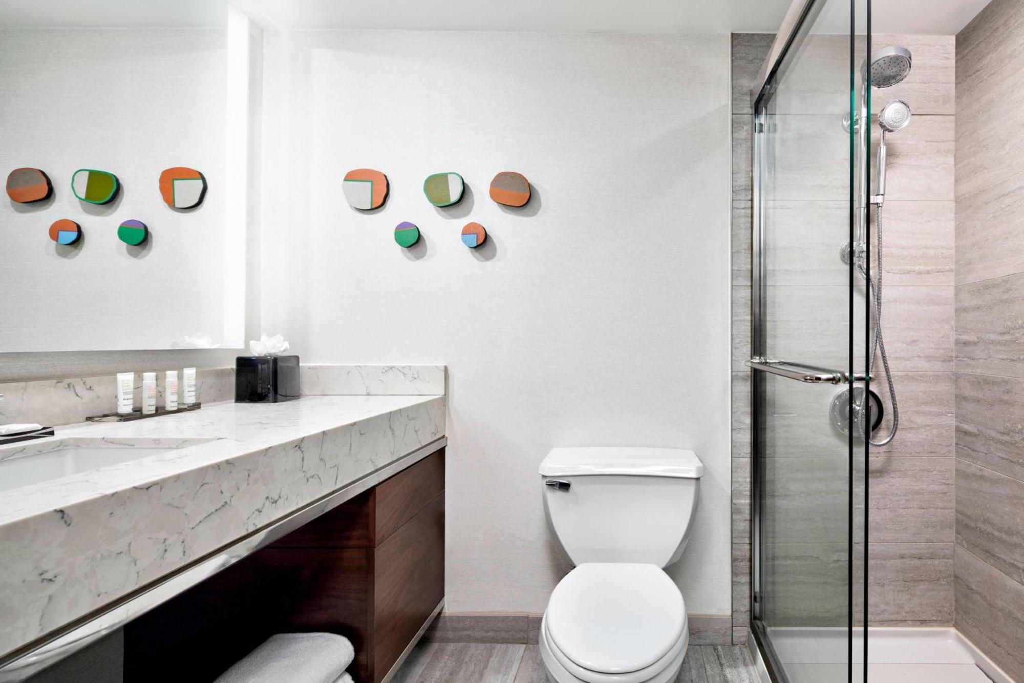 Laguardia Airport Marriott Hotel 4*