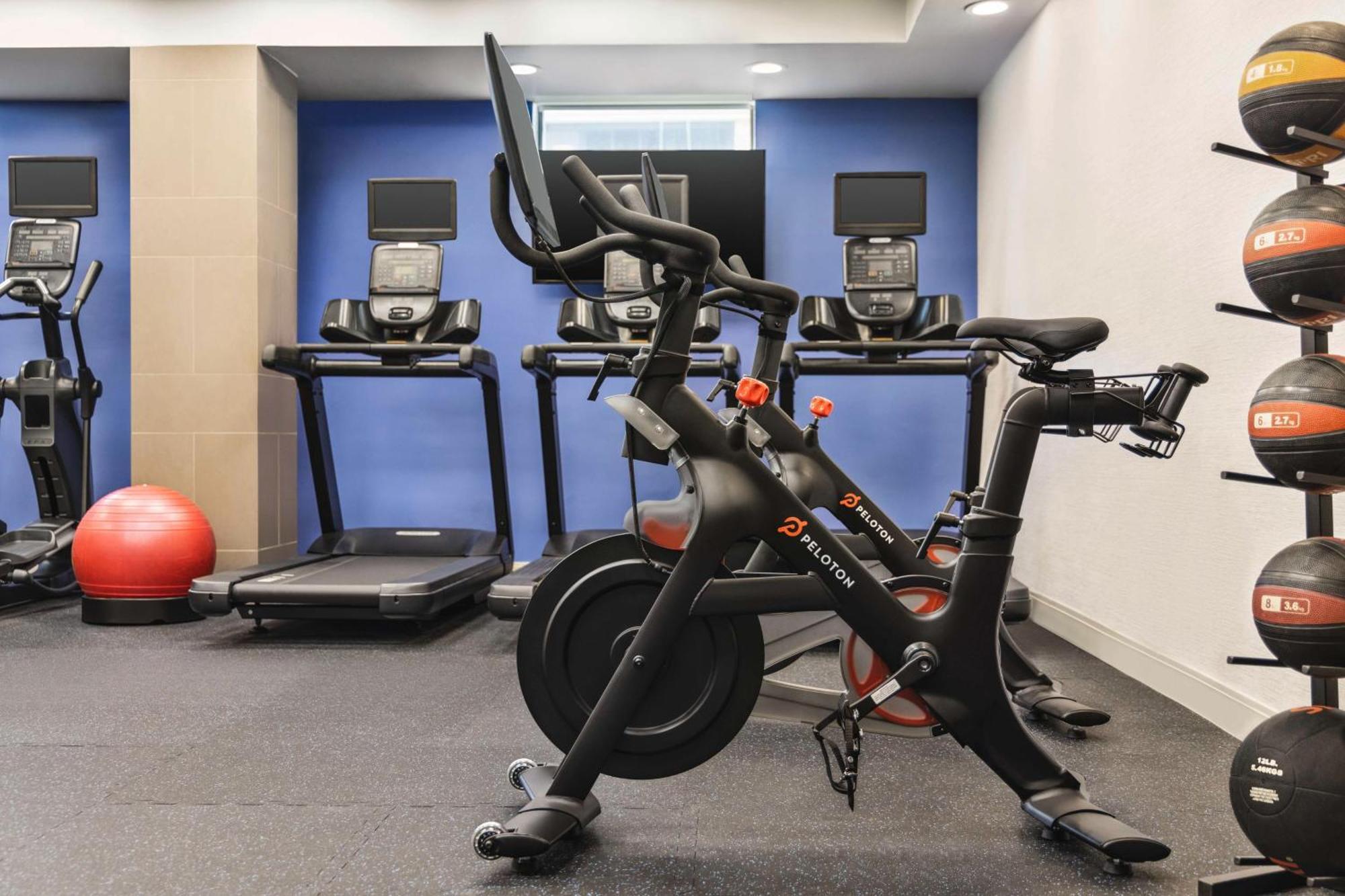 Home2 Long Island City/manhattan View Hotel 3*