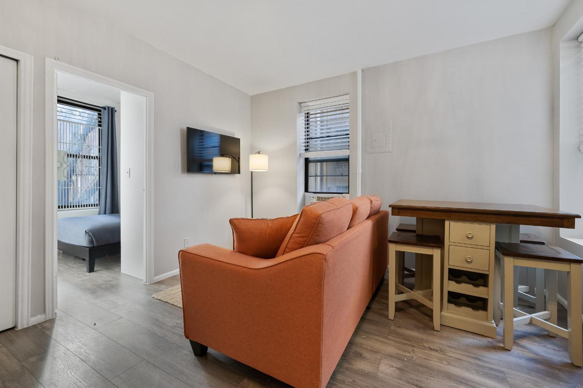 Inspiring Urban Life, Times Square Apartment *