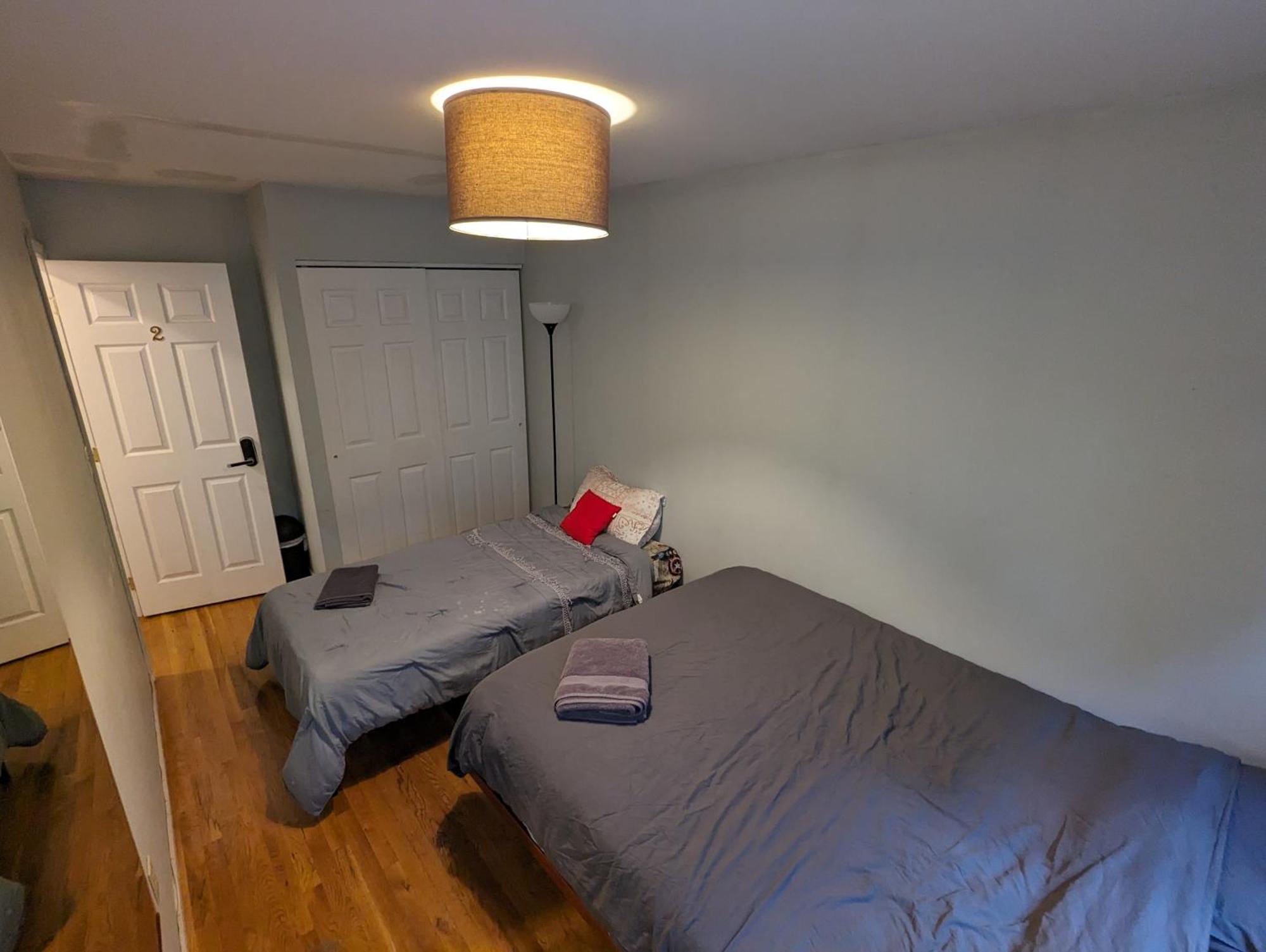 Private In 4 Bedroom Ground Near Subway Homestay
