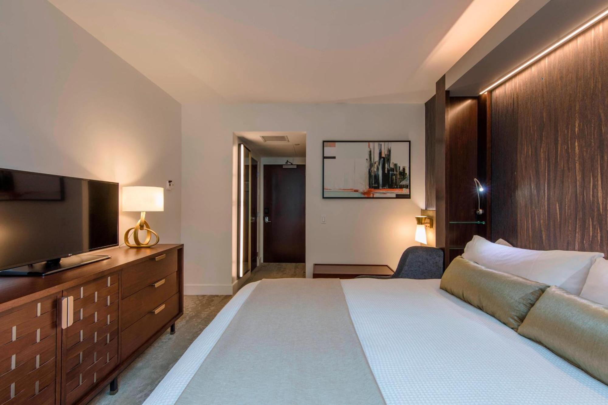 Marriott Vacation Club, City  4*