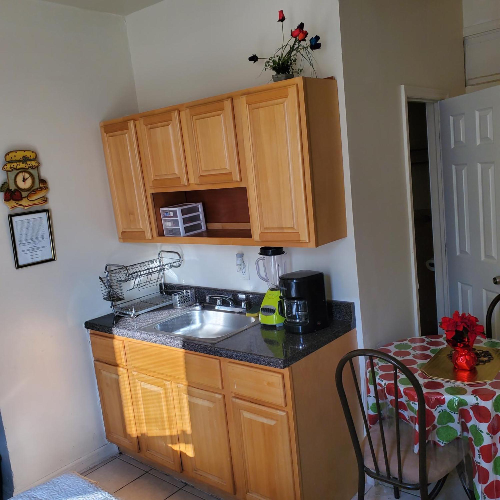 And One Bedroom Apartment *