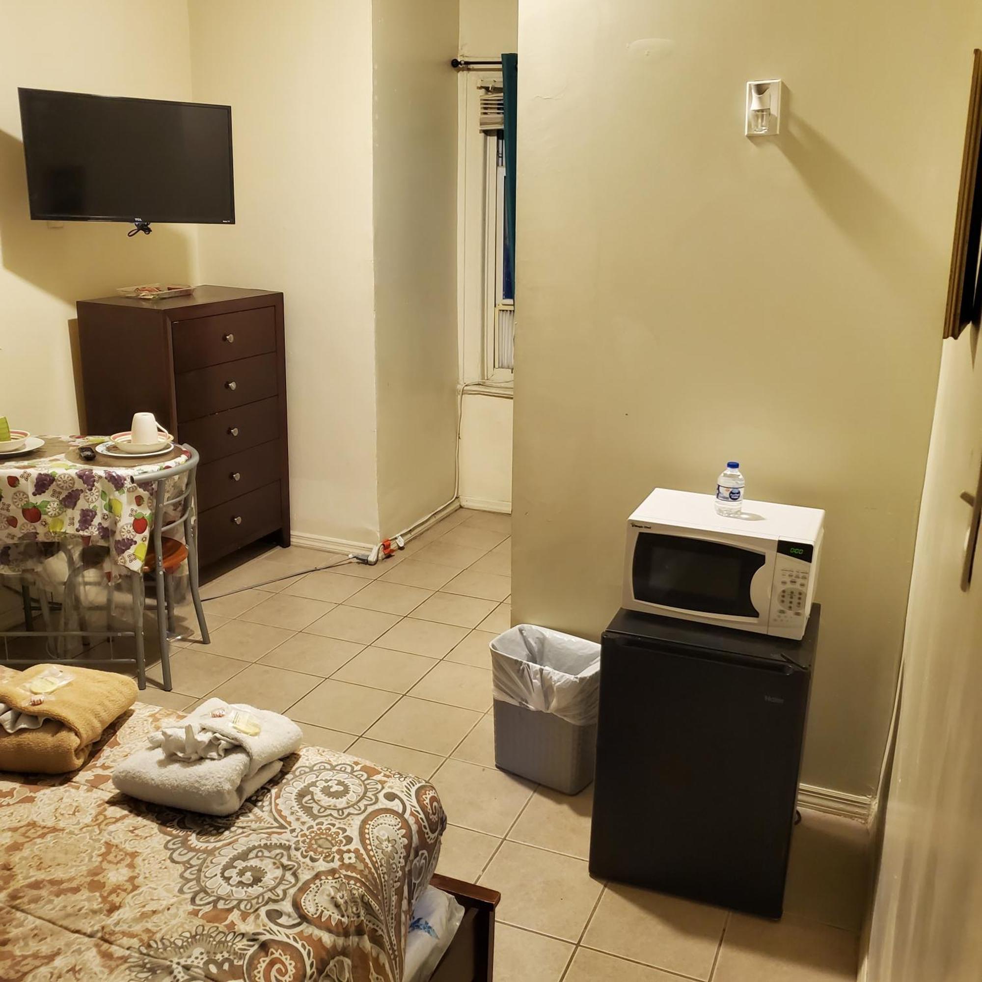 Apartment And One Bedroom New York