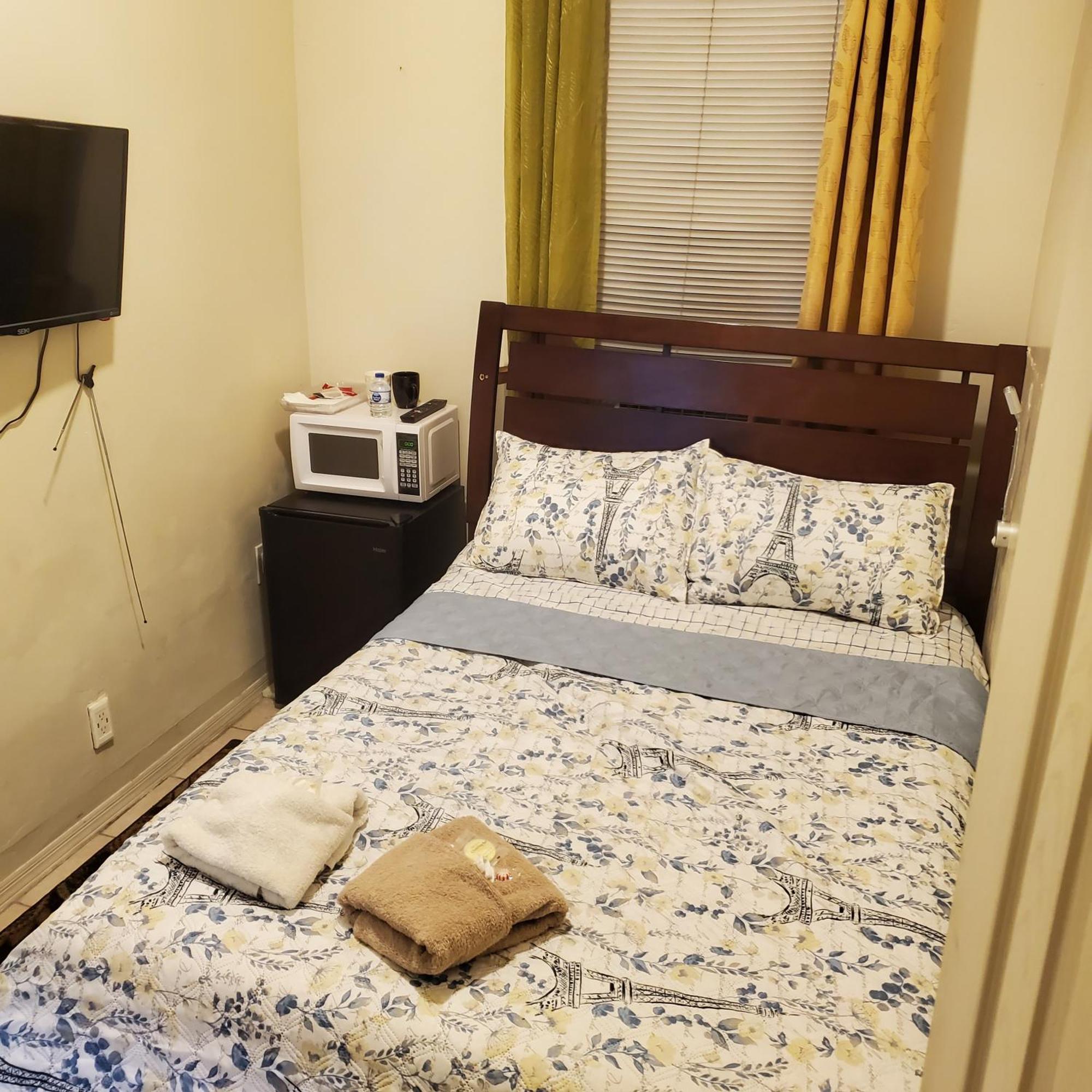 And One Bedroom Apartment *