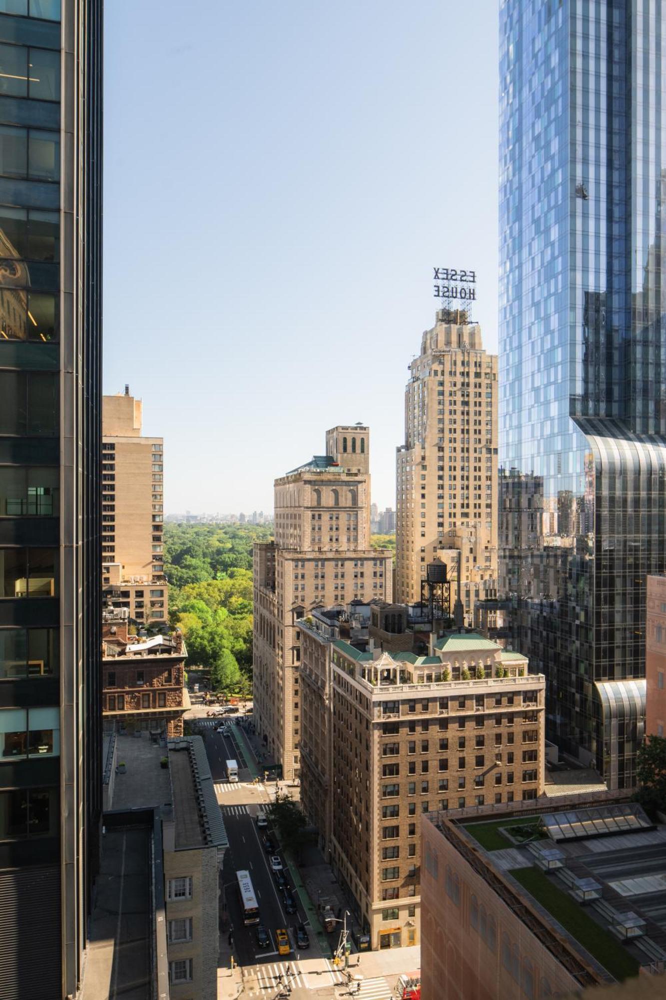 The Manhattan Club Hotel 4*