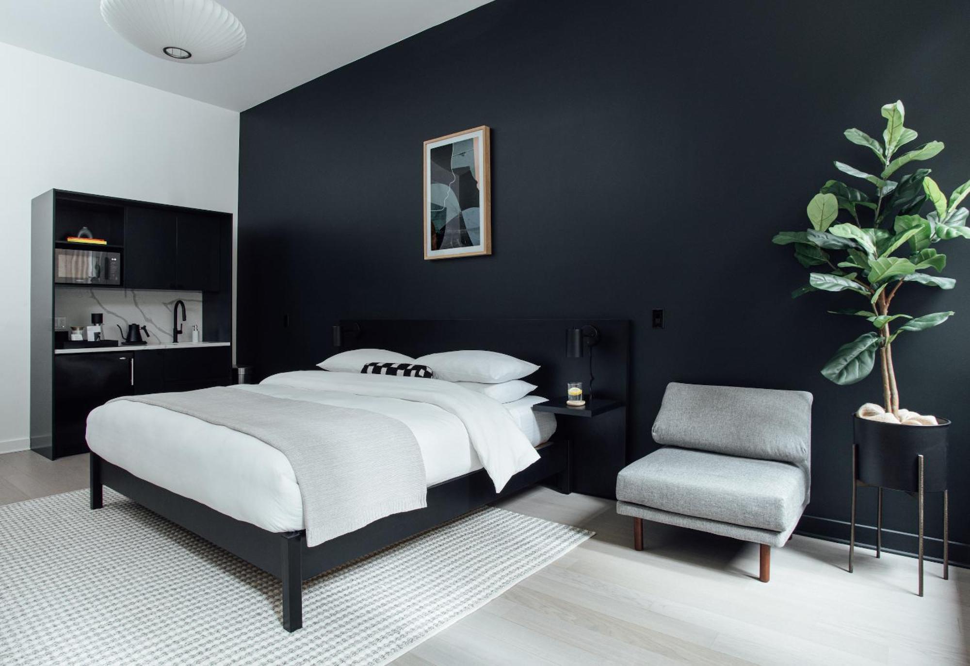 Lyric | 70 Pine Nyc 4*
