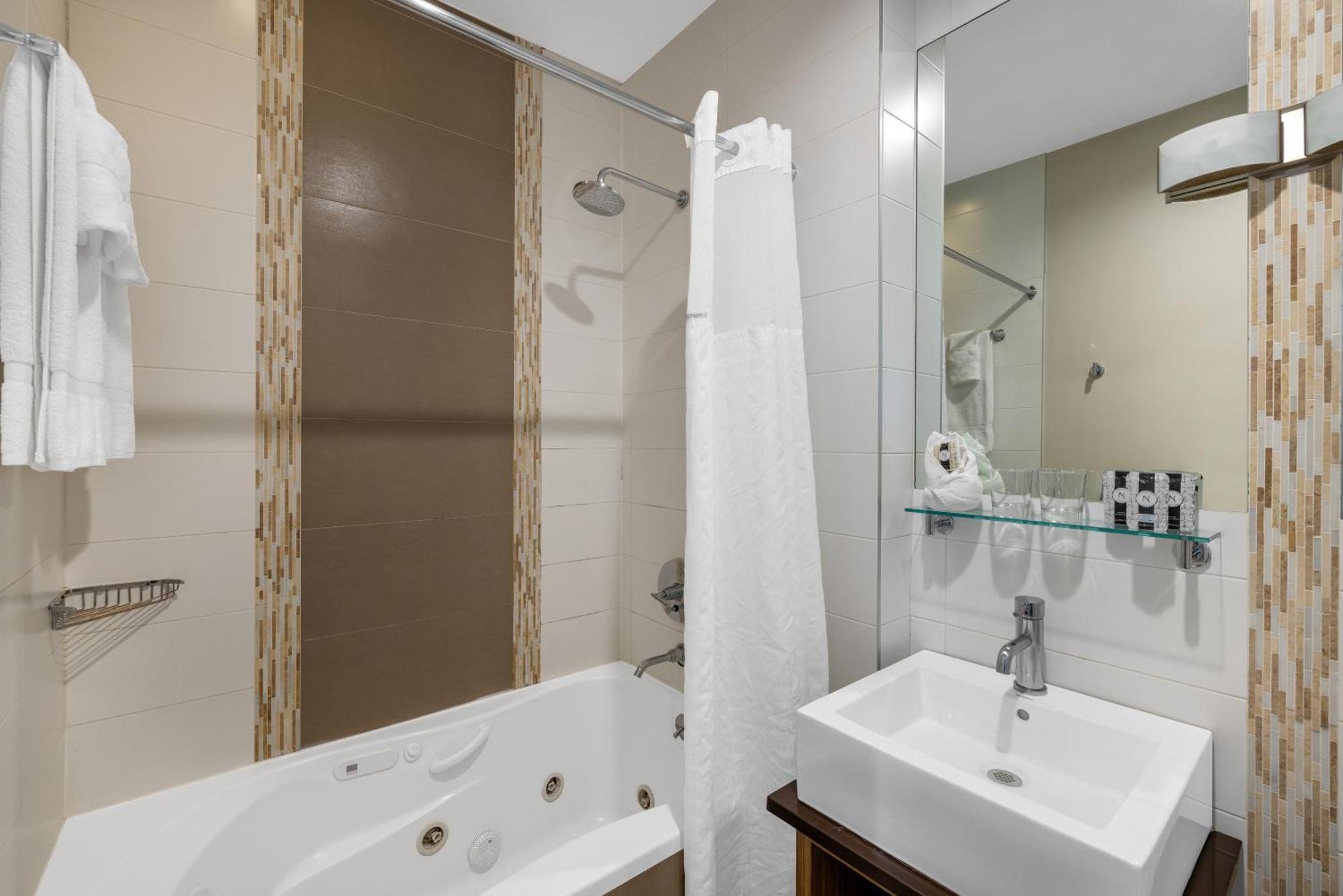 Condor By Luxurban Hotel 4*