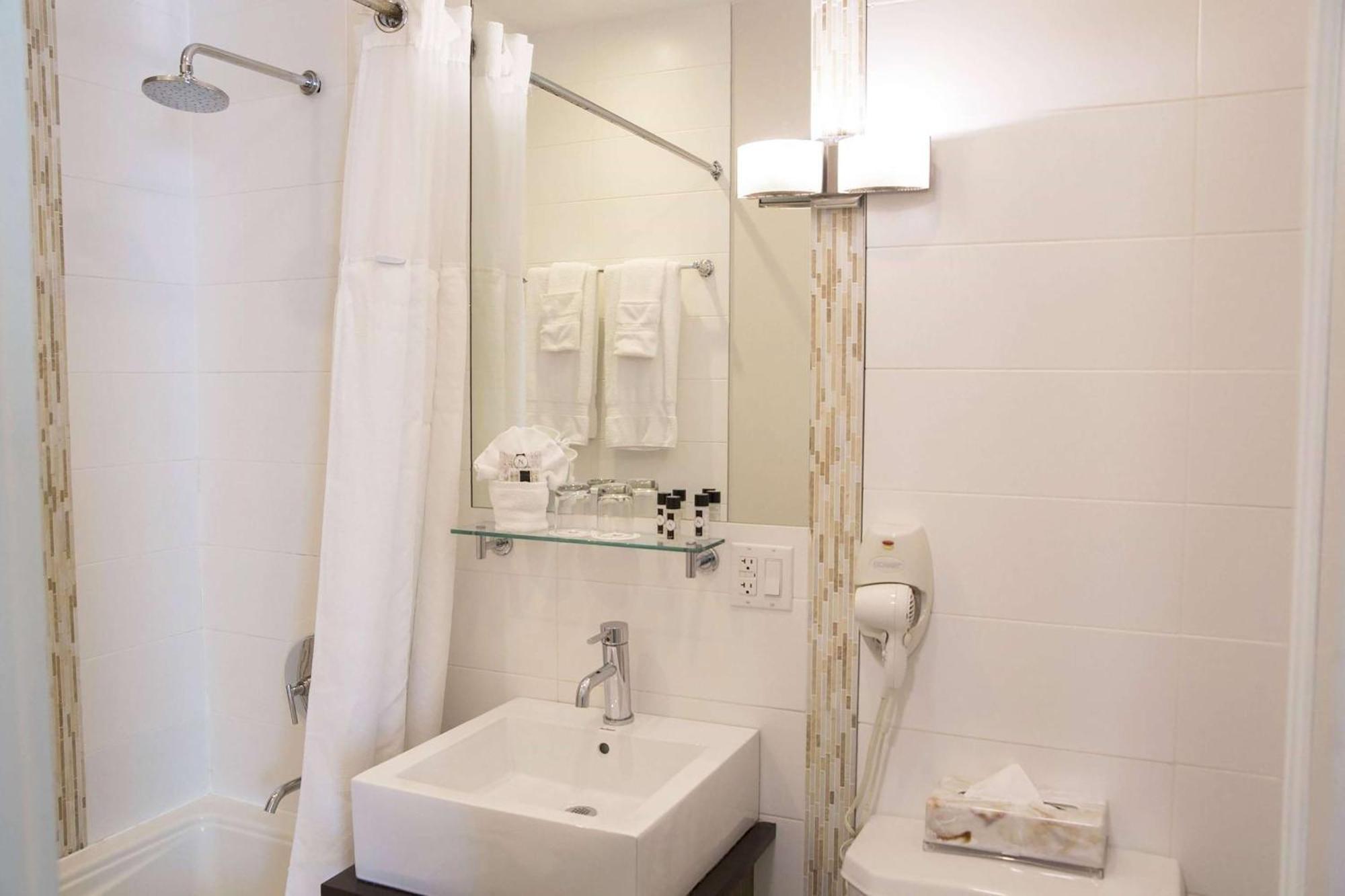 Condor By Luxurban Hotel New York