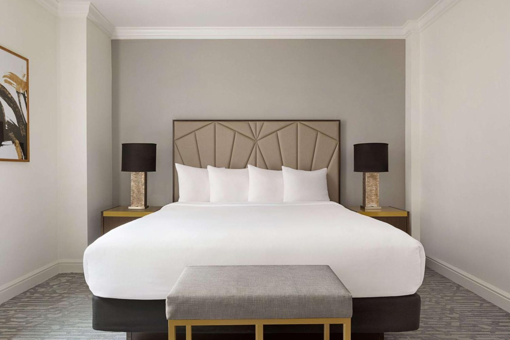 Martinique On Broadway, Curio Collection By Hilton New York