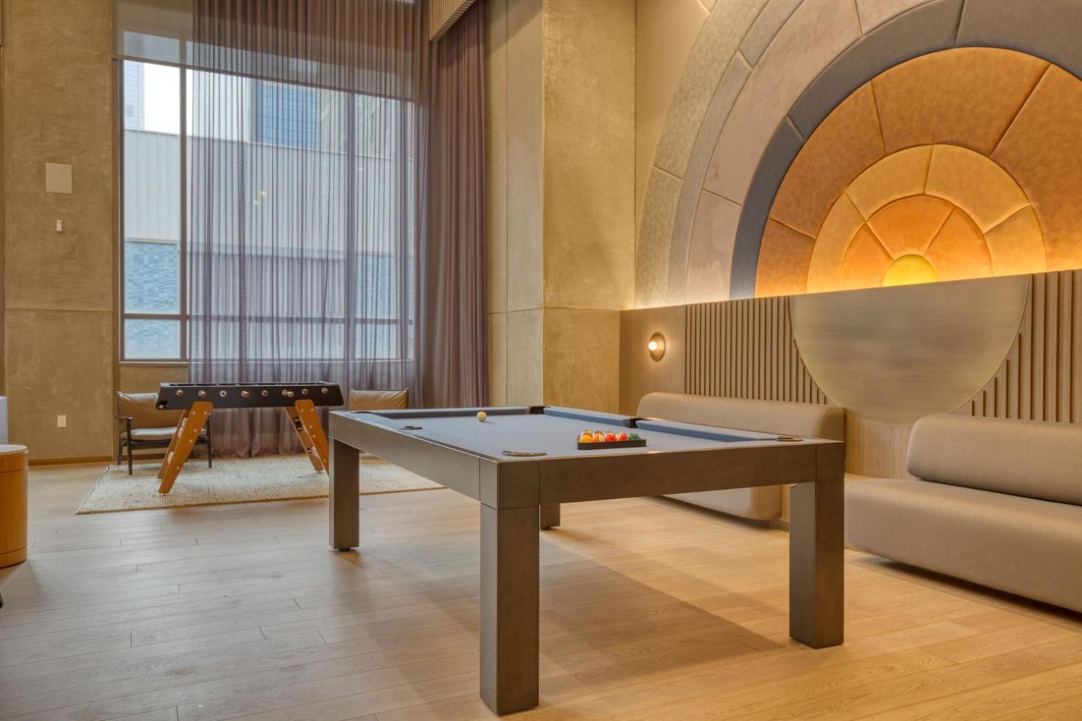 Midtown West 2br W Doorman Gym Wd Nr Times Sq Nyc-1068 Apartment New York