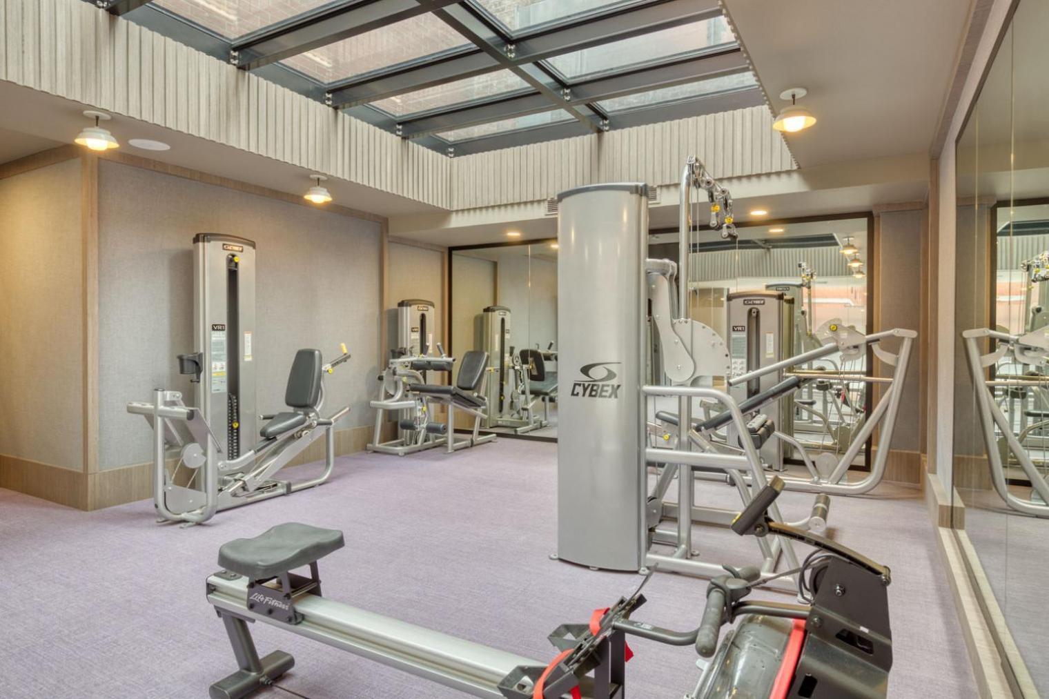 Midtown West 2br W Doorman Gym Wd Nr Times Sq Nyc-1068 New York