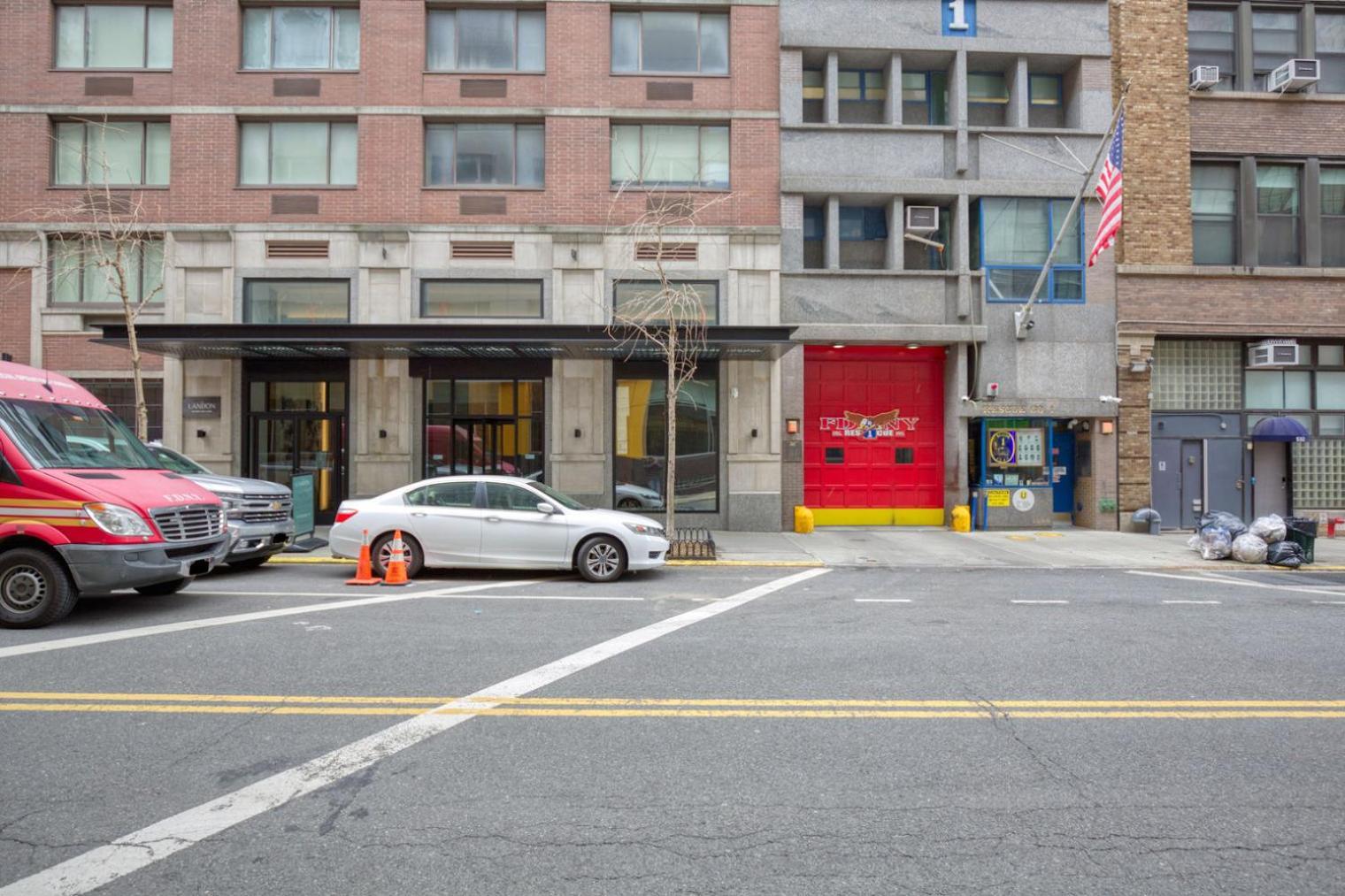 Midtown West 2br W Doorman Gym Wd Nr Times Sq Nyc-1068 * New York