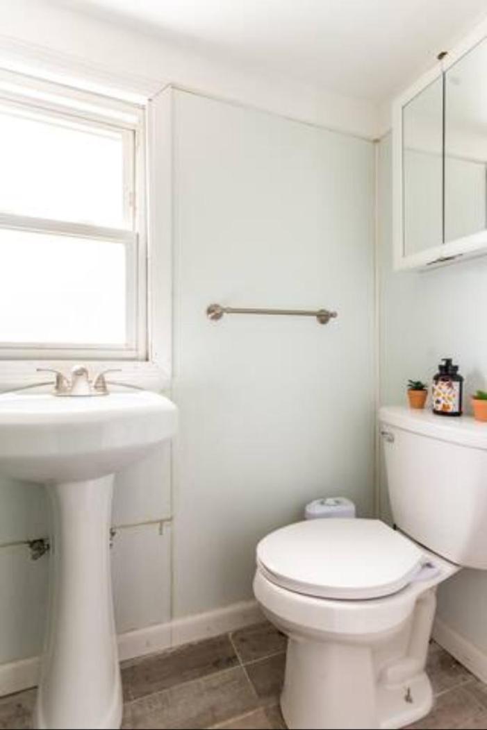 Homestay With A Private Shower *