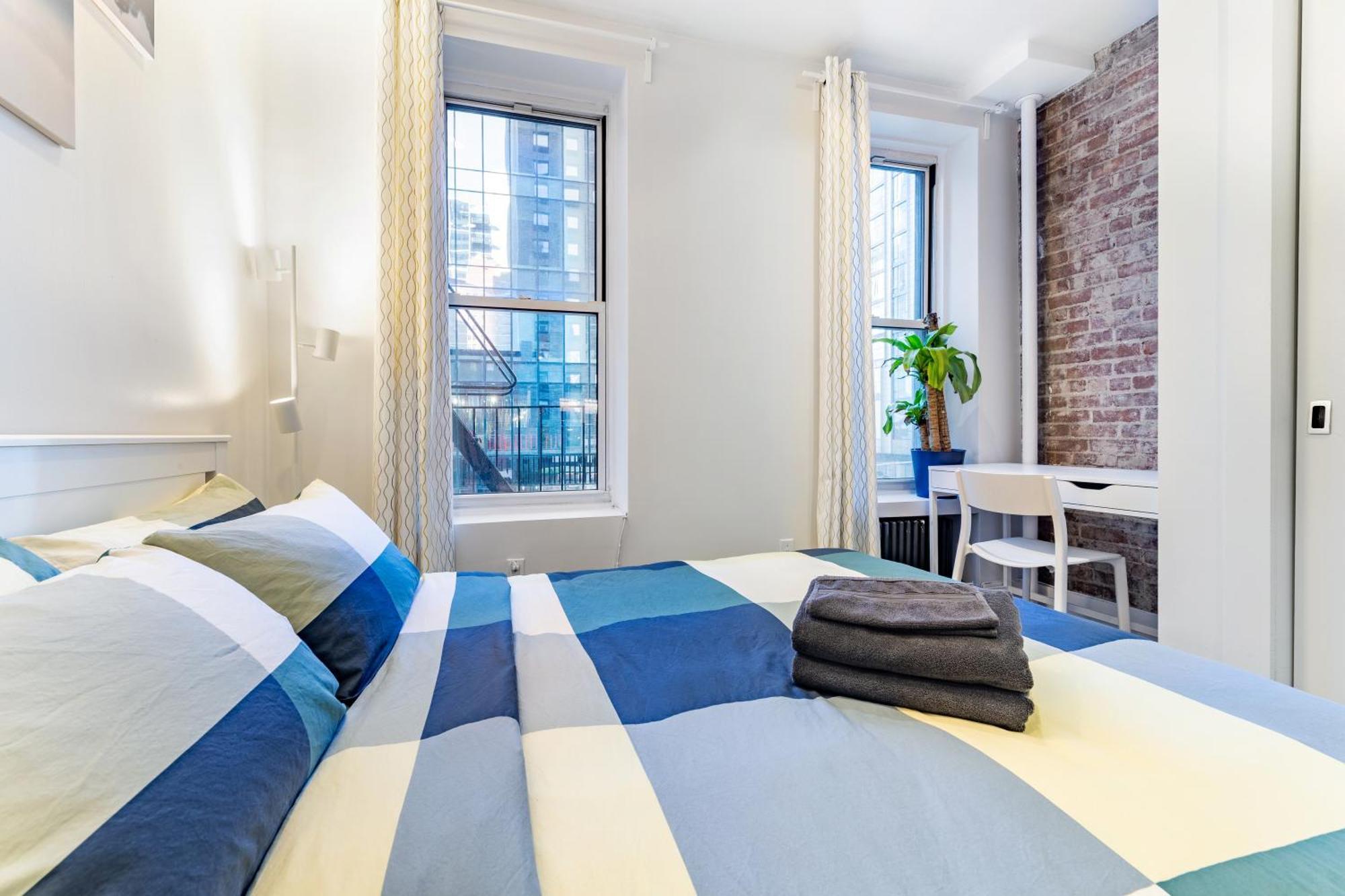 2 Bedroom Luxury Unit In The Heart Of Manhattan