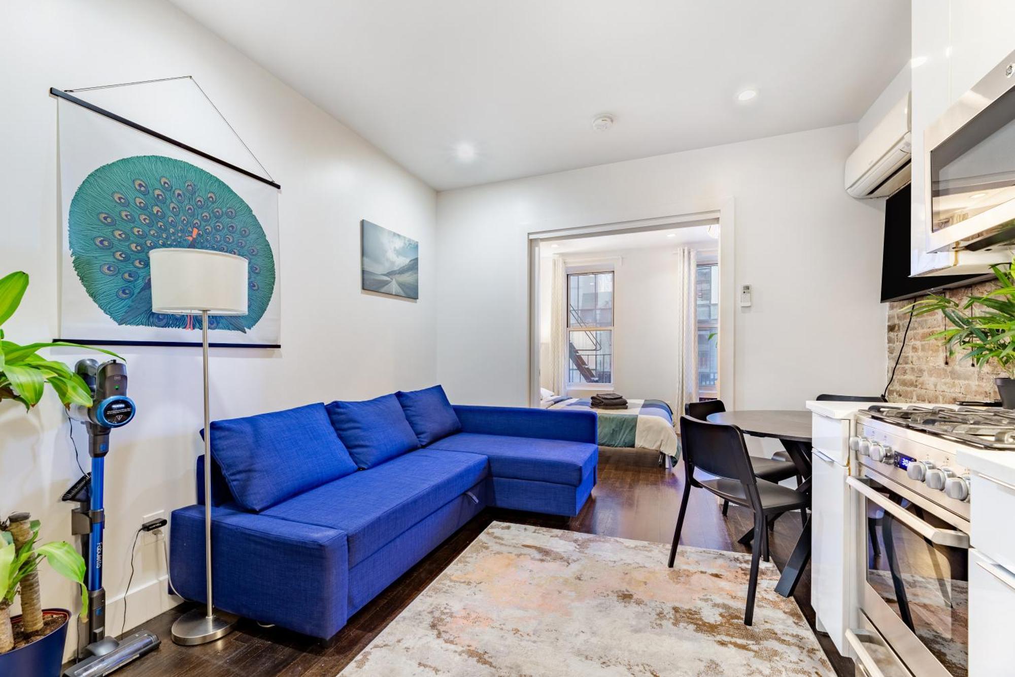Apartment 2 Bedroom Luxury Unit In The Heart Of Manhattan *