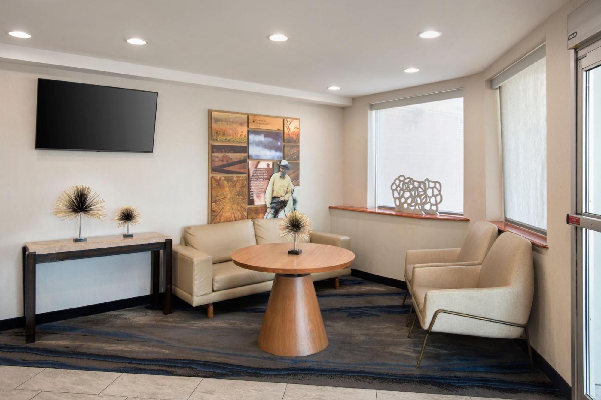 Fairfield By Marriott Laguardia Airport/flushing 3*
