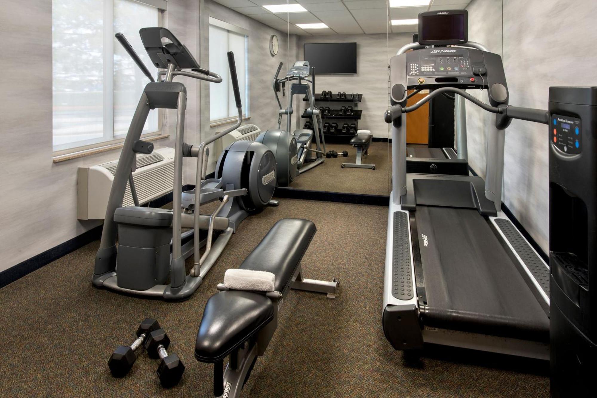 Fairfield By Marriott Laguardia Airport/flushing 3*