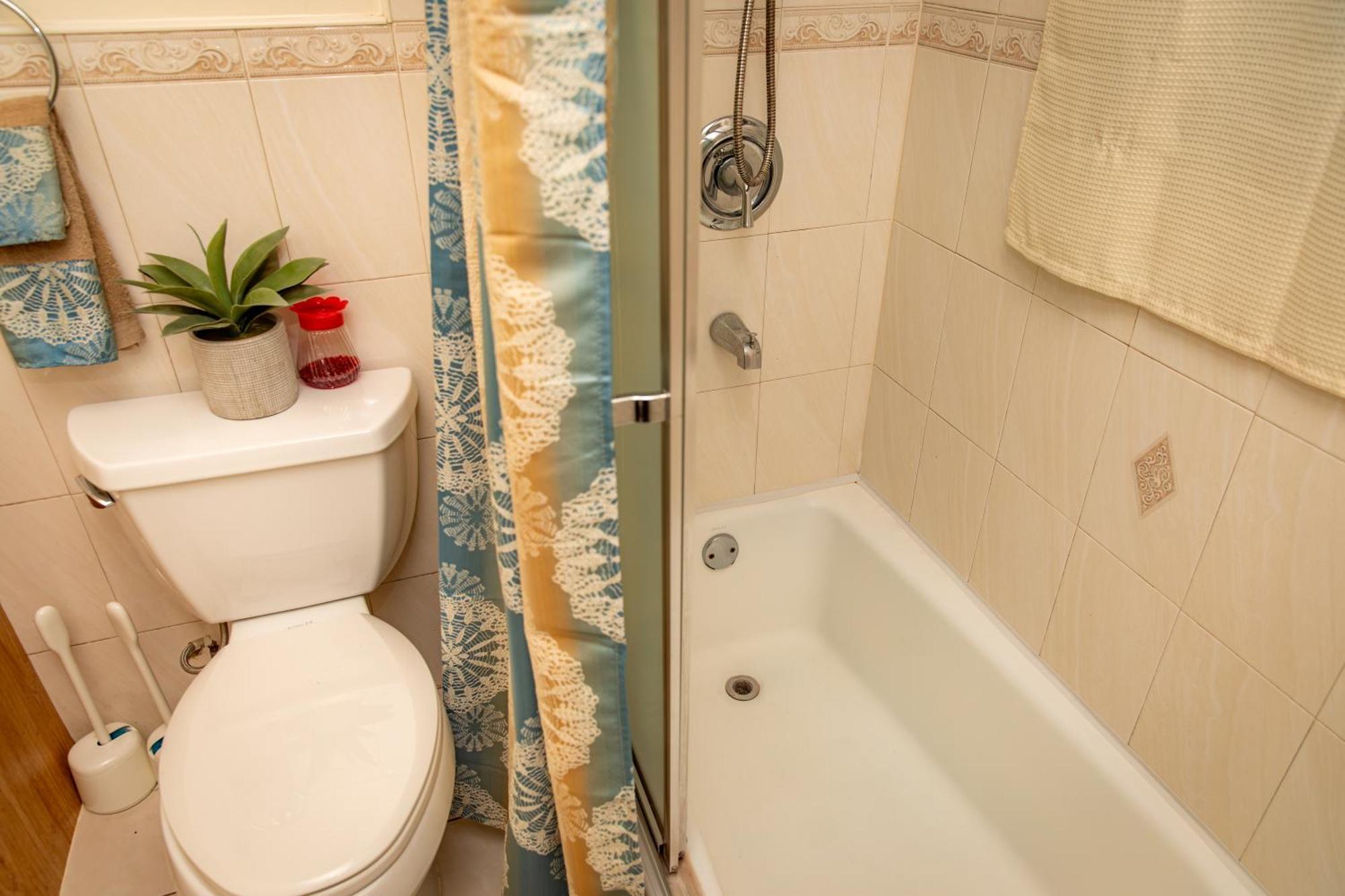 Spacious Comfy In Cozy Classy Duplex 2*