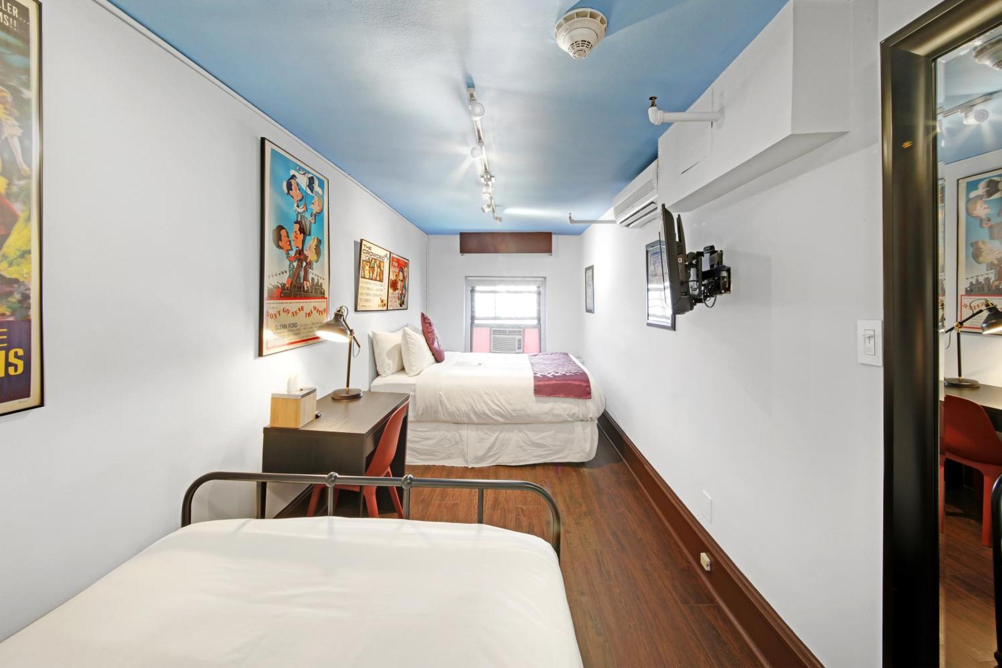 Chelsea Pines Hotel