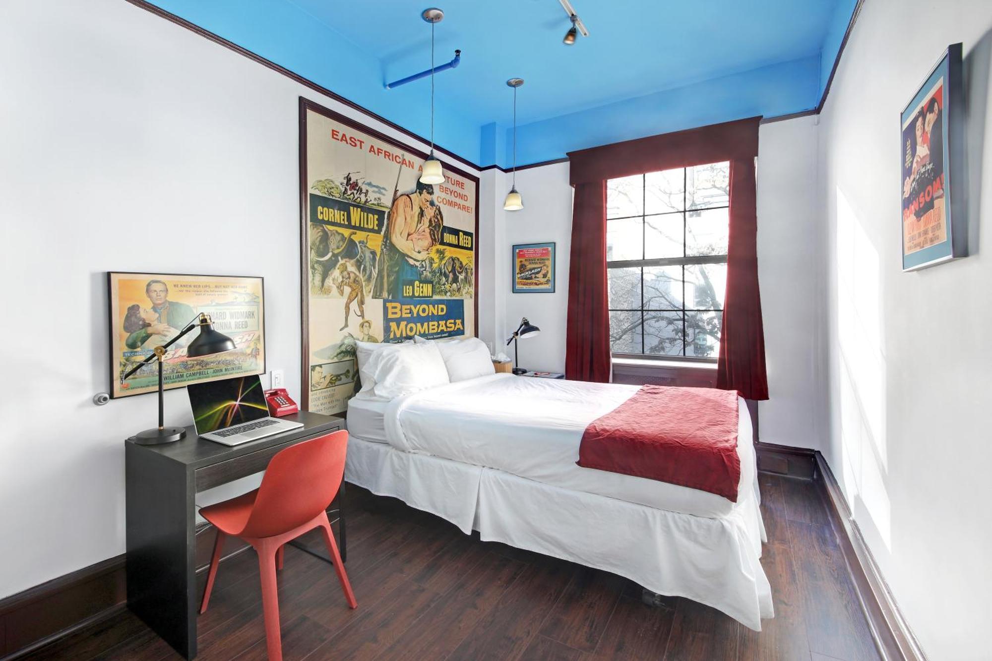Chelsea Pines Hotel