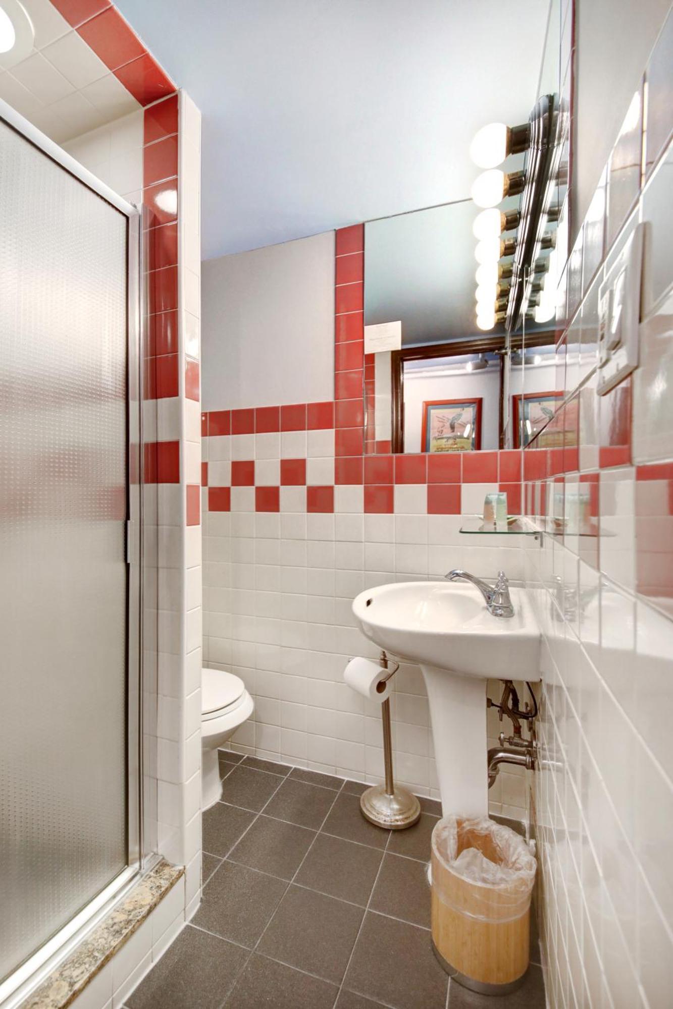 Chelsea Pines 3* New York