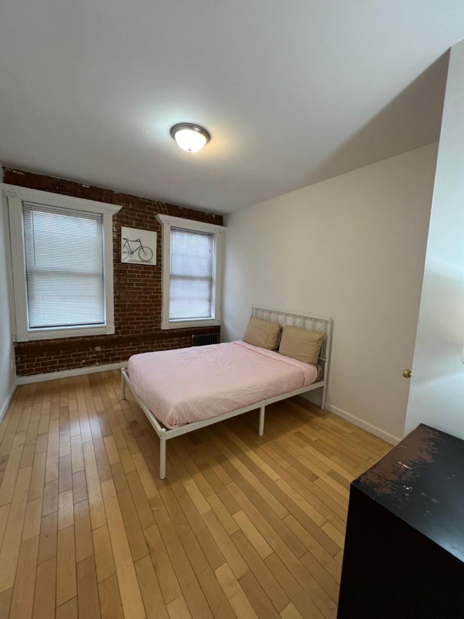 Modern In By Central Park Apartment