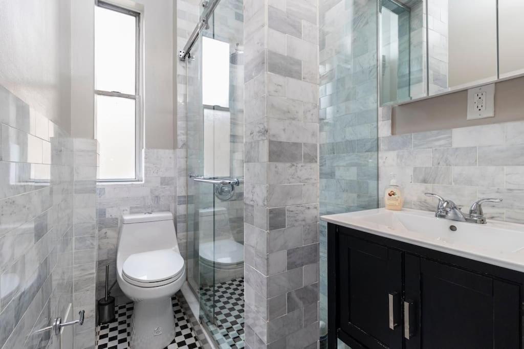 Renovated Lower Eastside 2br Washer Dryer