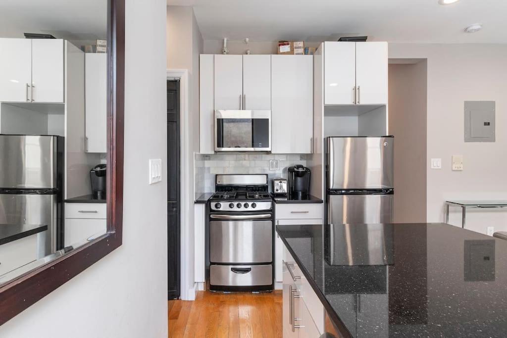 Renovated Lower Eastside 2br Washer Dryer