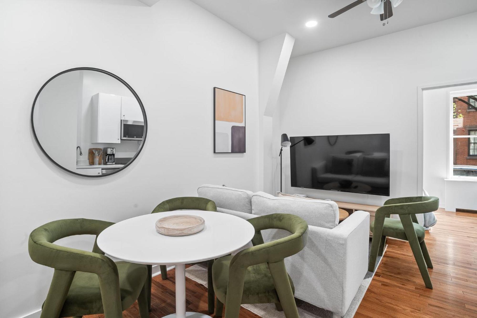 Minimalist Charm 2br 1bath * New York