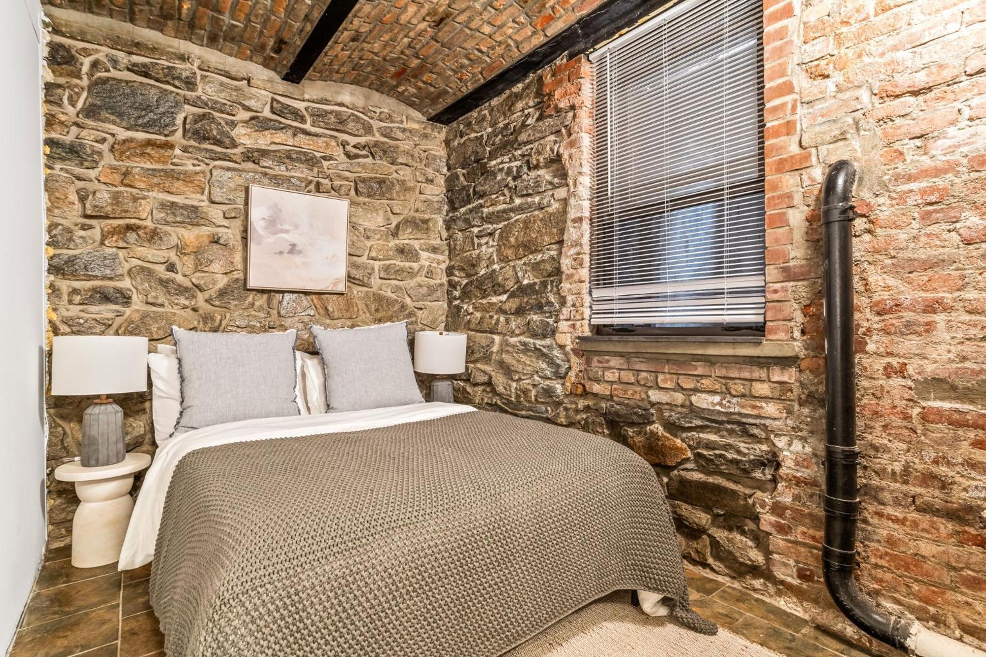 Apartment Cute 3bd 2bath *
