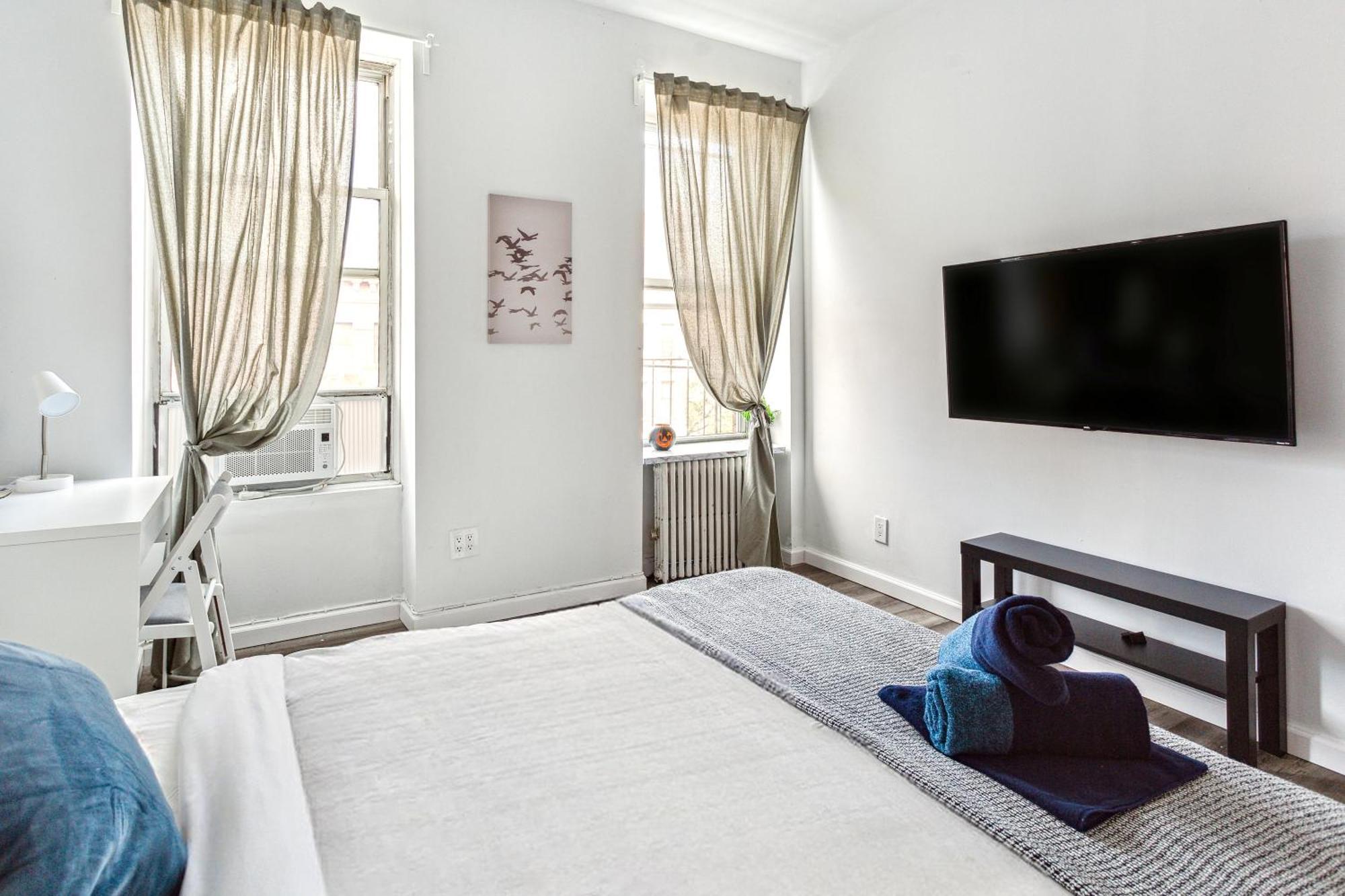 3 Bedroom Family In Hells Kitchen *
