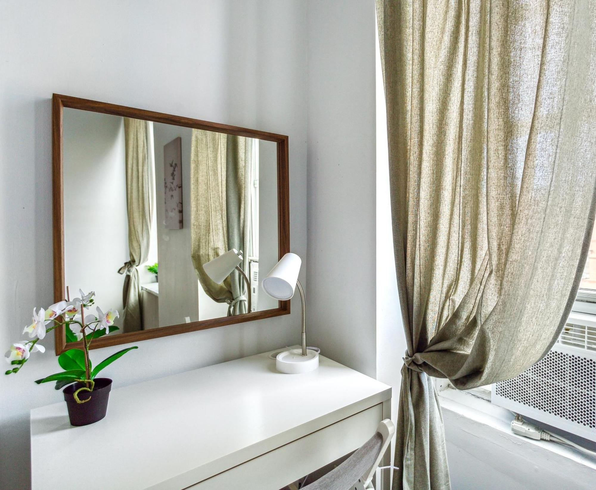 3 Bedroom Family In Hells Kitchen New York