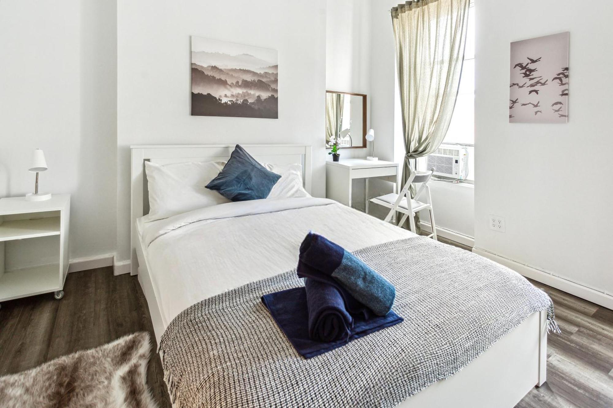 Apartment 3 Bedroom Family In Hells Kitchen *