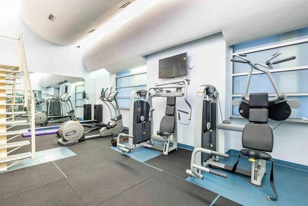 1 Bedroom At The Mansfield Midtown Apartment New York