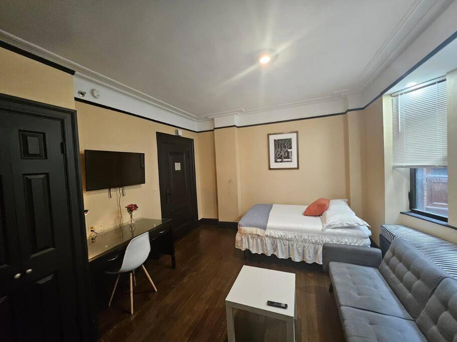 1-bedroom At The Mansfield Midtown Apartment