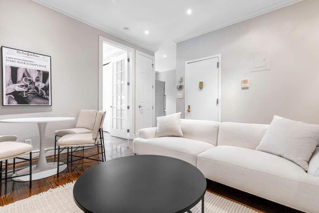 Apartment Gorgeous & Bright 3bdr & 1bth In Midtown Manhattan New York