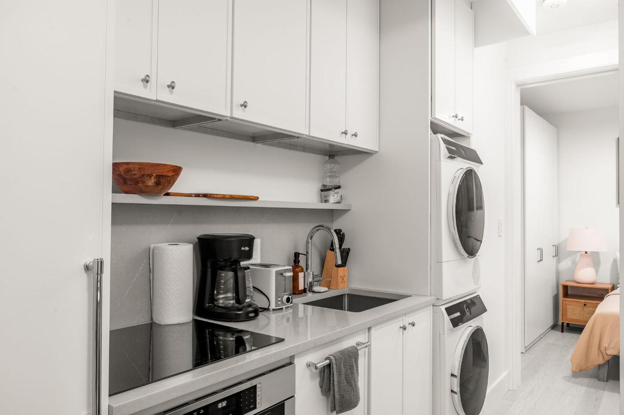 Stylish 2br 1bath Escape Located Near Washington Square Park And Greenwich Village Apartment
