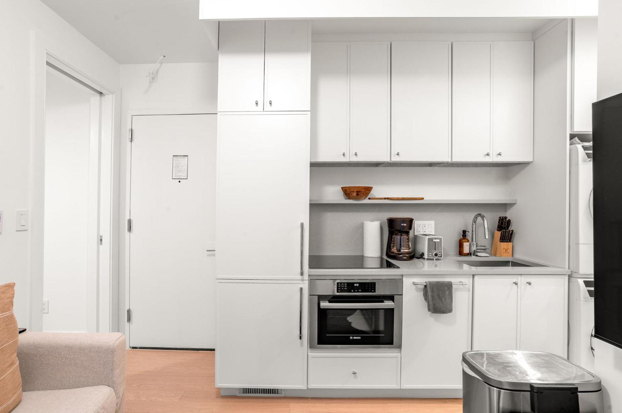 Stylish 2br 1bath Escape Located Near Washington Square Park And Greenwich Village