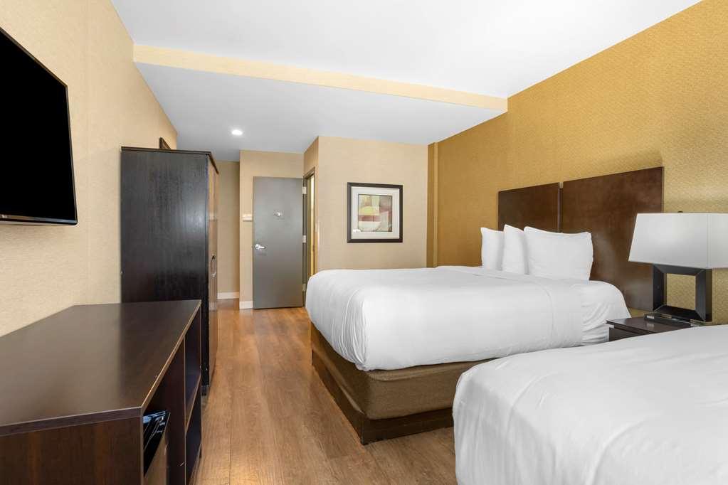Hotel Western Plaza 3*