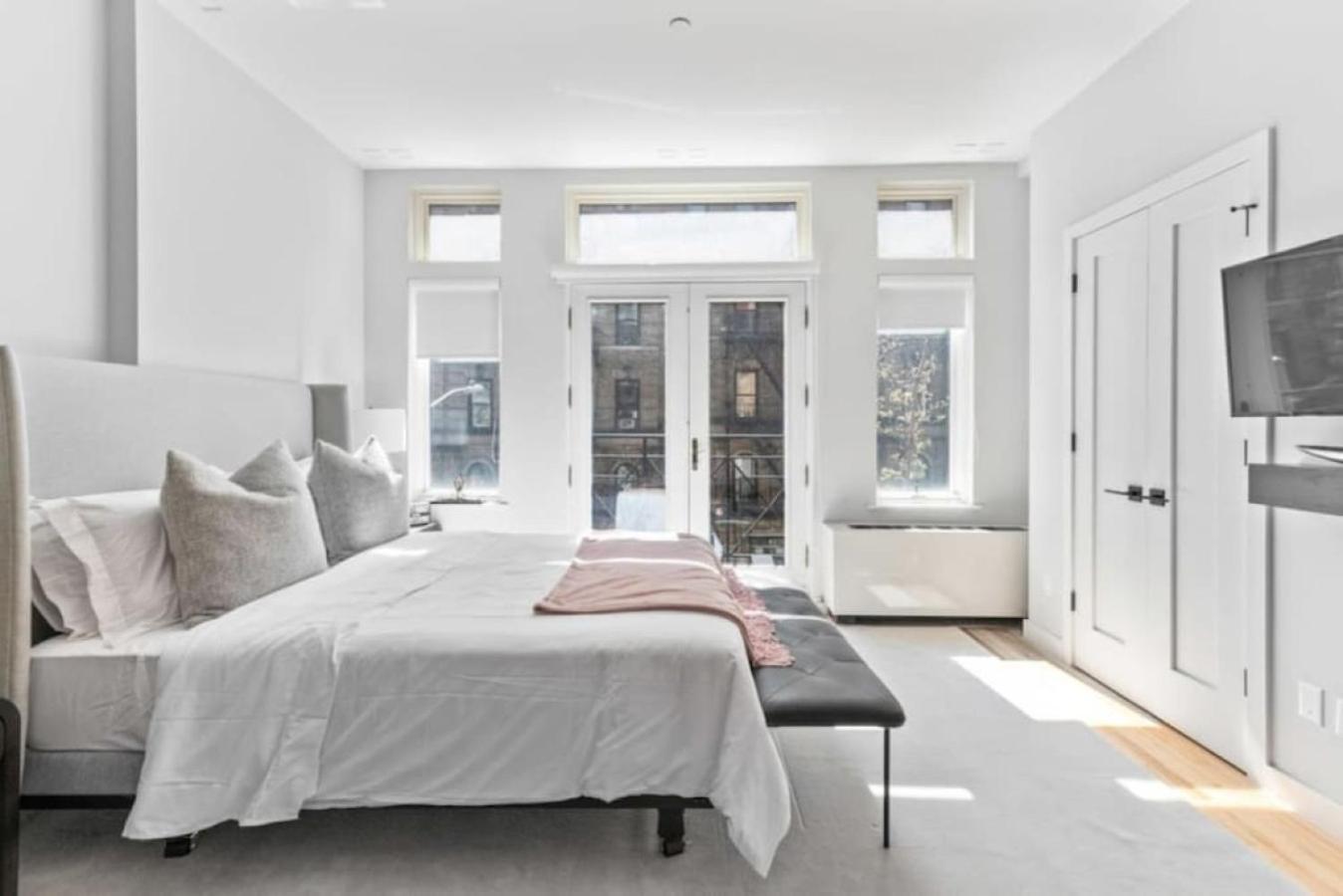 Luxe W Juliet Balcony In Upper East *