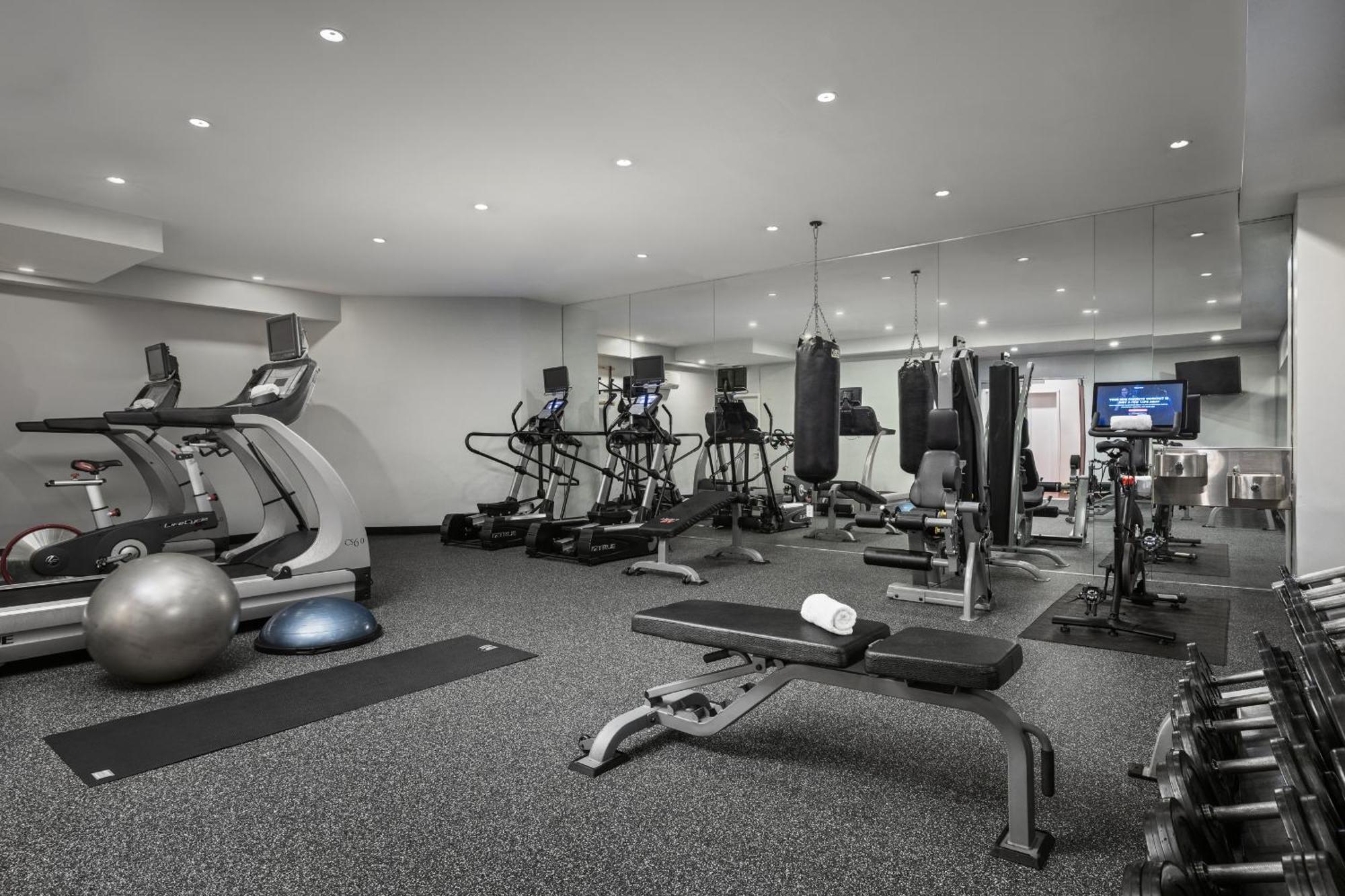 Nu Hotel 4*