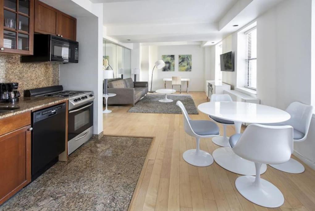 Airy 1br & 1bth - Manhattan Nyc * New York