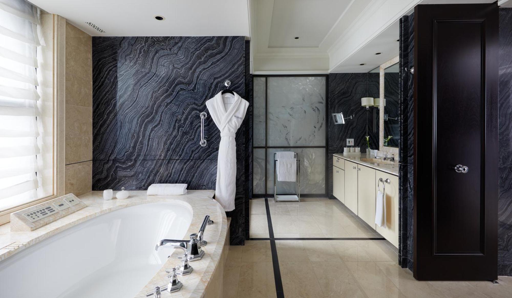 The Peninsula 5*