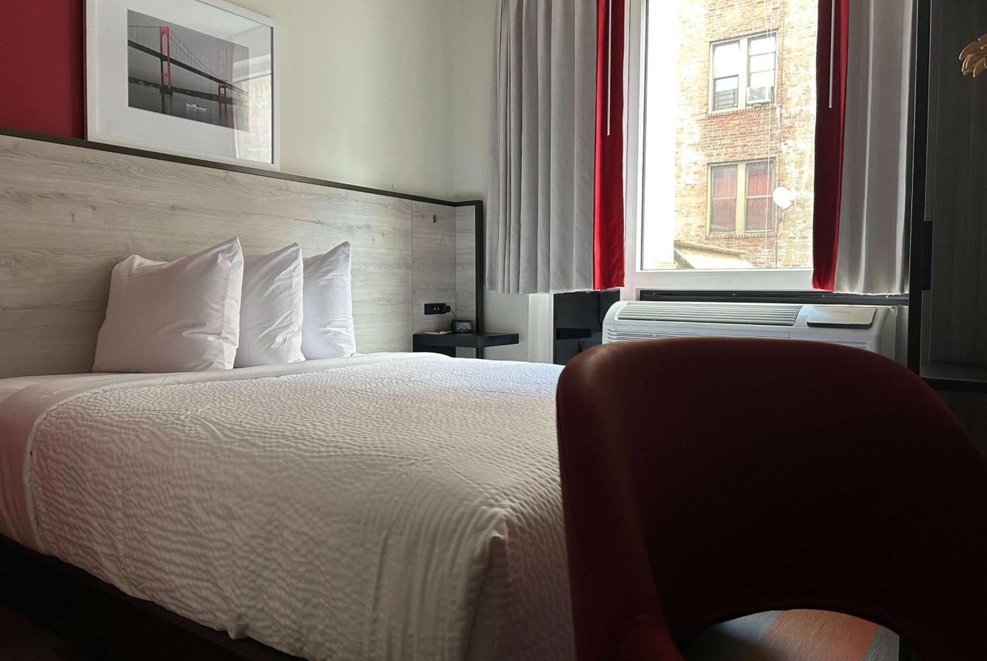 Ramada By Wyndham Brooklyn Near Flatbush 3*