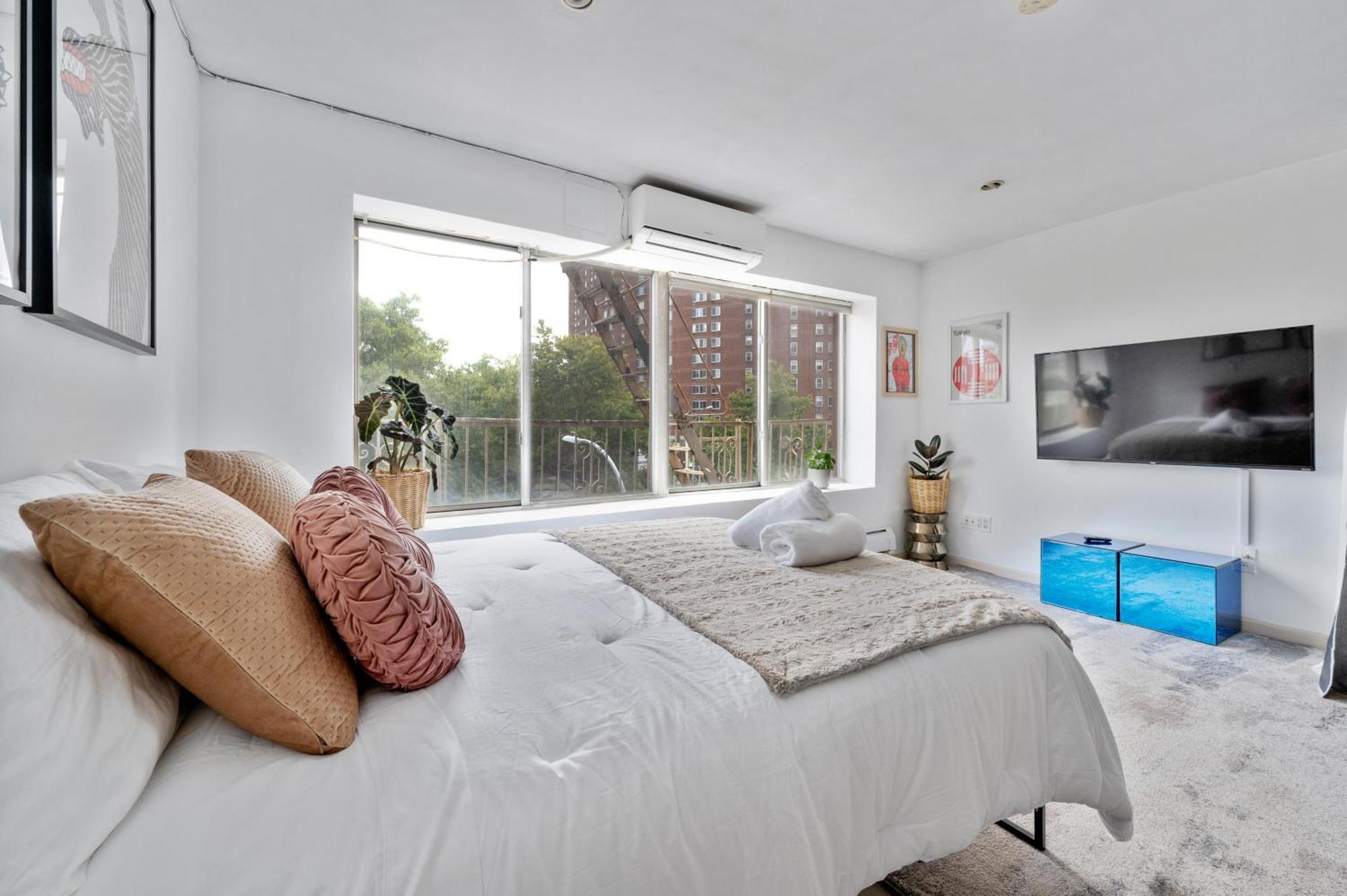 Chinatown Essential 2 Bedroom 900 Square Feet Apartment New York