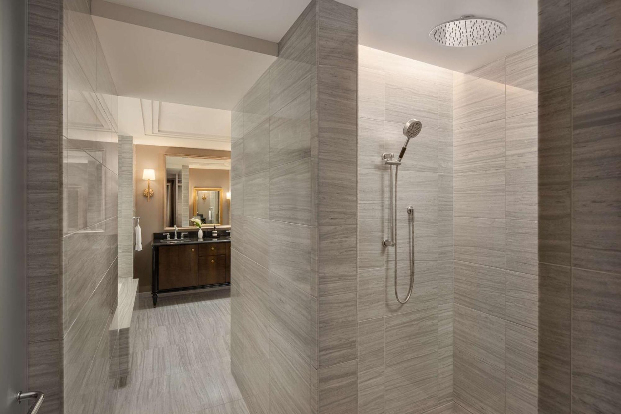 Waldorf Astoria Hotel 4*
