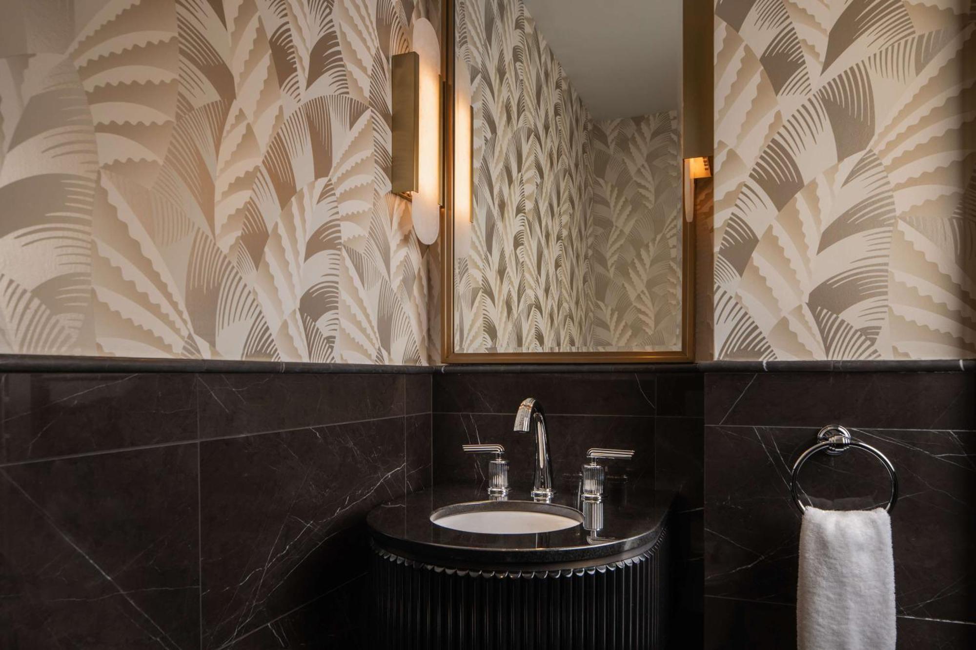 Waldorf Astoria 4*