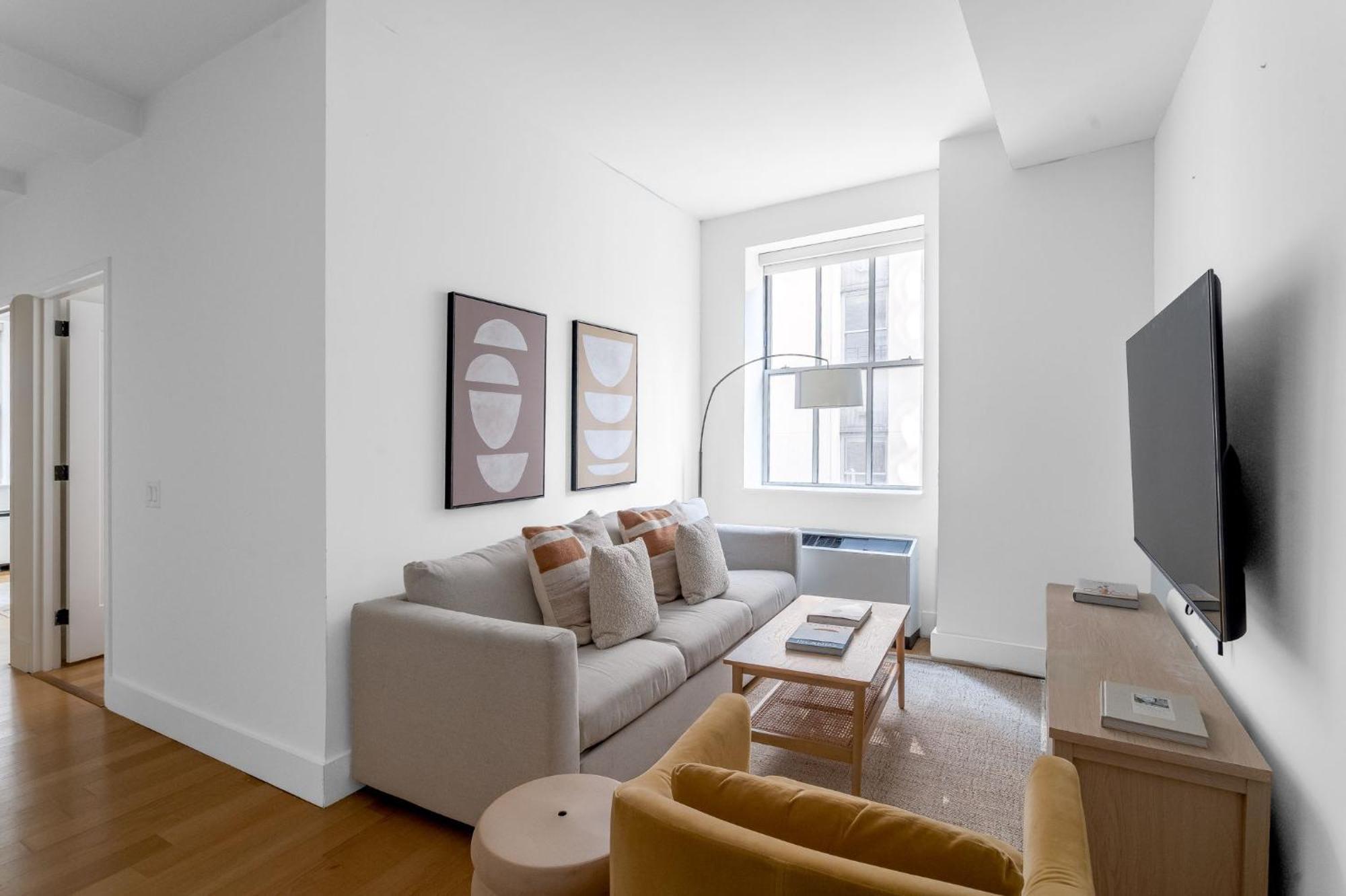 Luxury 2br 1bath Financial District Escape Near Street Apartment