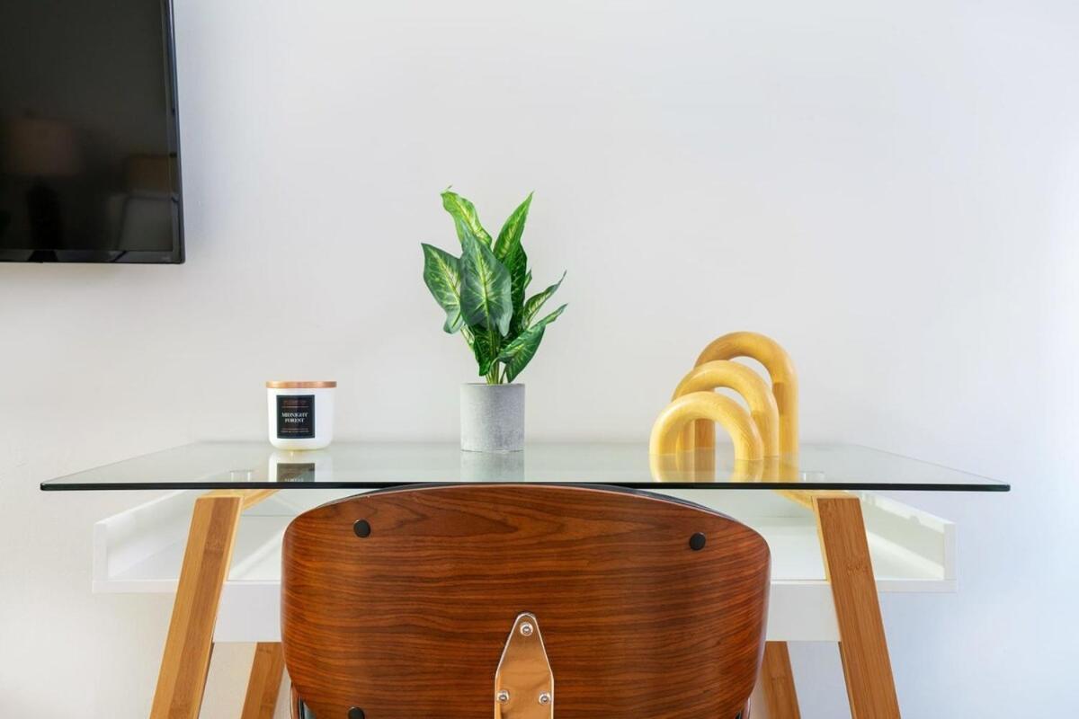 74-1c New With Private Outdoors - Gym * New York
